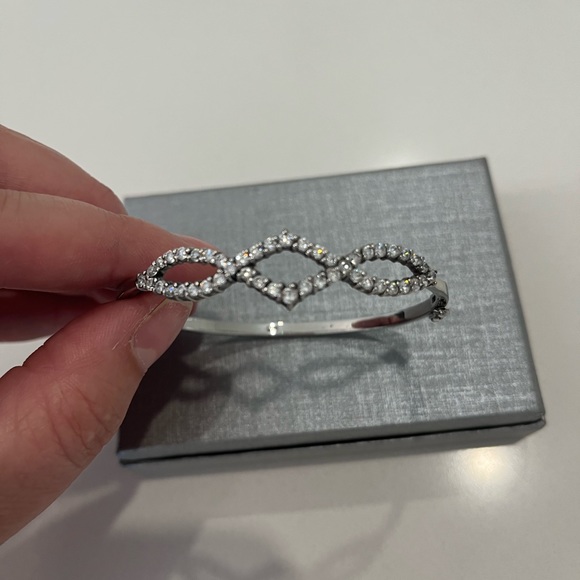 Genuine silver bangle bracelet with crystals - Picture 3 of 9